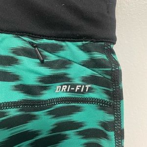 Women’s Nike Dri-Fit cropped leggings size large